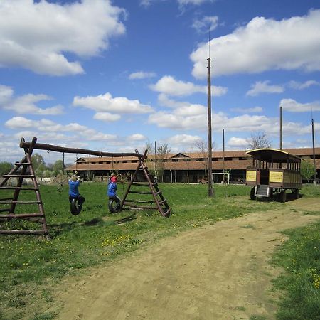 Nyirfaliget Lovaskemping Es Turistahaz Hotel Nyíregyháza Buitenkant foto